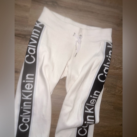 || Calvin Klein || - Picture 2 of 6